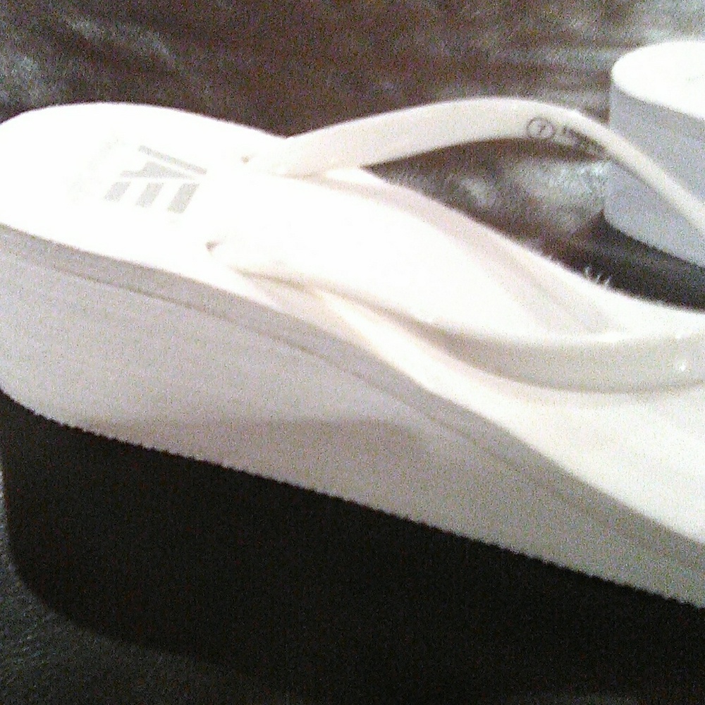 Sandles - Picture 6 of 6